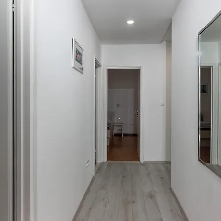 Σπίτι διακοπών House Eva & Ema Τρογκίρ